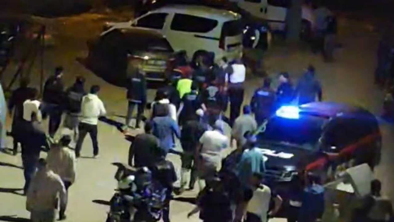 A clash broke out during a drug operation! One police officer was injured.