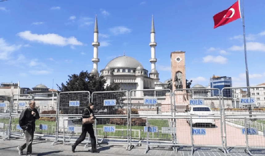 L'interdiction de la place Taksim à l'ordre du jour de la Grande Assemblée nationale turque