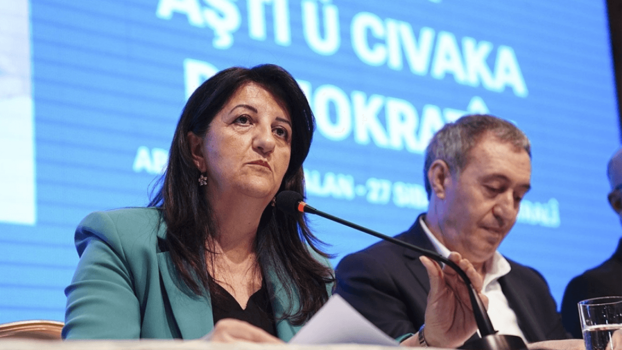 Pierwsze oświadczenie Buldan i Bakırhan po decyzji o rozwiązaniu PKK: drut kolczasty został usunięty