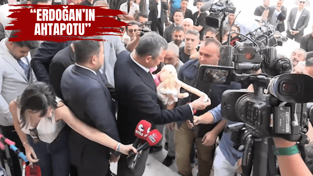 Özgür Özel heeft een octopus gekocht!