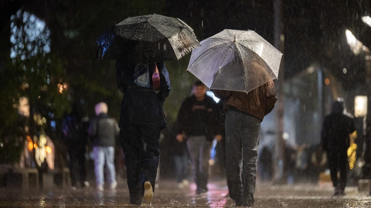 Das Wetter wird kühler, ein Regenguss kommt