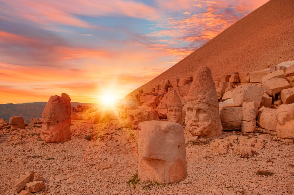 Adıyaman Nemrut Dağı Tanıtımı ve Nemrut Dağı Gezi Rehberi