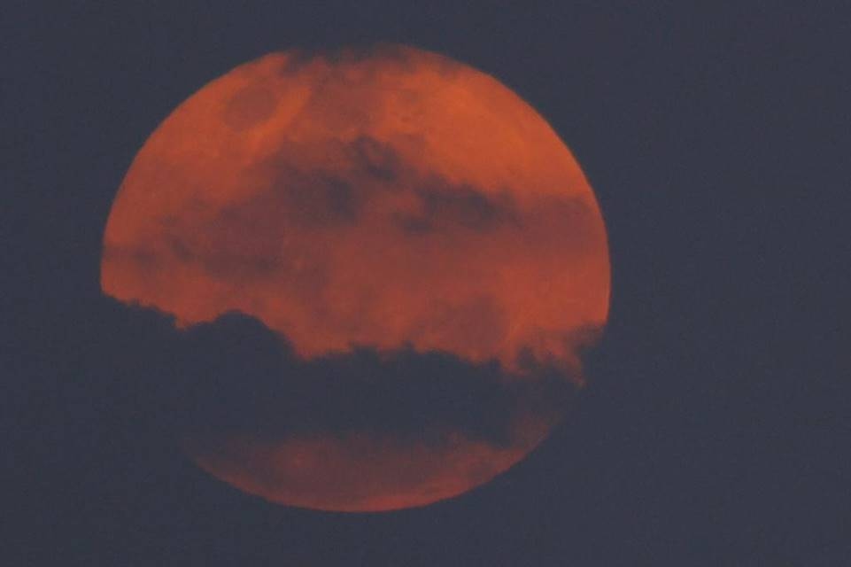 Veja como o trânsito lunar interfere no seu humor, foco e decisões