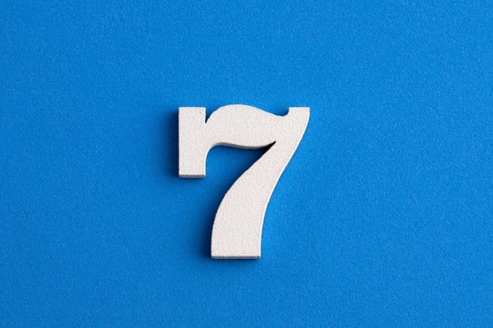 Нумерология июля: преобразующая сила числа 7