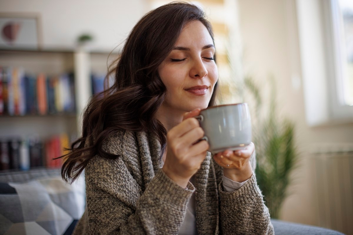 6 antioxidative und entzündungshemmende Tees, die Ihre Haut schön aussehen lassen