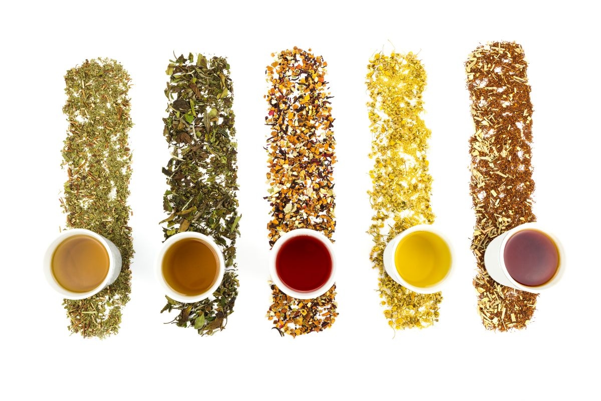 See the 7 best teas to combat reflux and how to prepare them