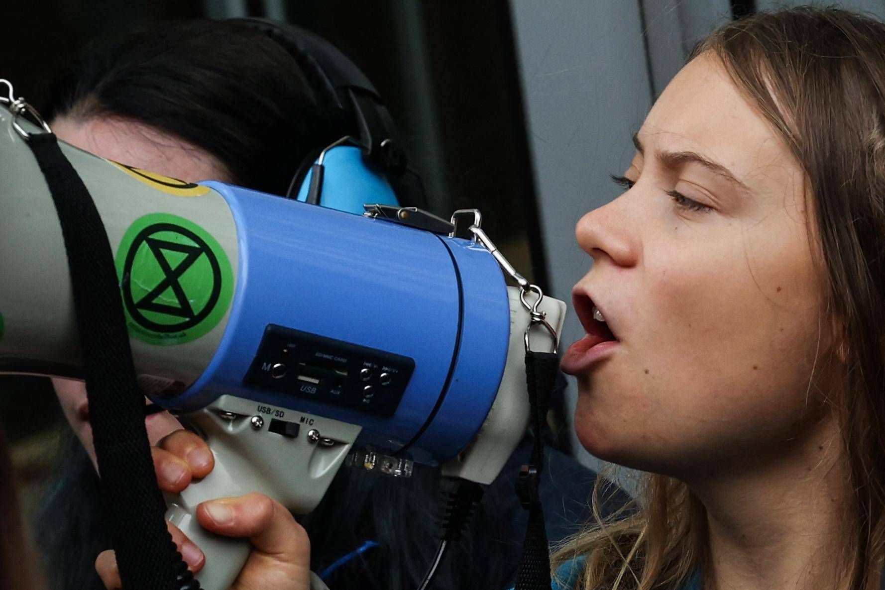 Greta Thunberg blockiert eine Raffinerie in Norwegen: „Öl ist der Tod.“