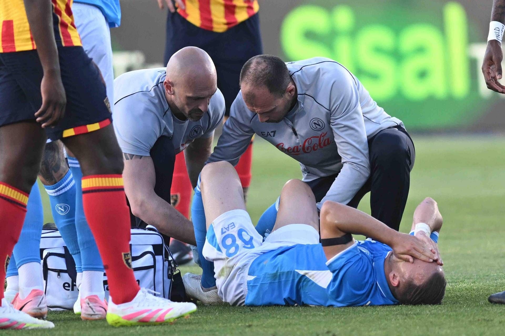 Trauma contuso para Lobotka