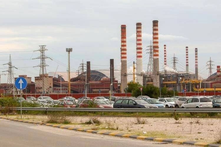 Eski Ilva çelik fabrikası, tesislerin karbonsuzlaştırılması konusunda anlaşma imzaladı