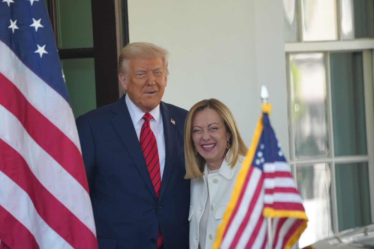Duties, Trump "gifts" Meloni a key role in tariff negotiations. The Prime Minister is already working as a "bridge bridge" to seek a US-EU agreement