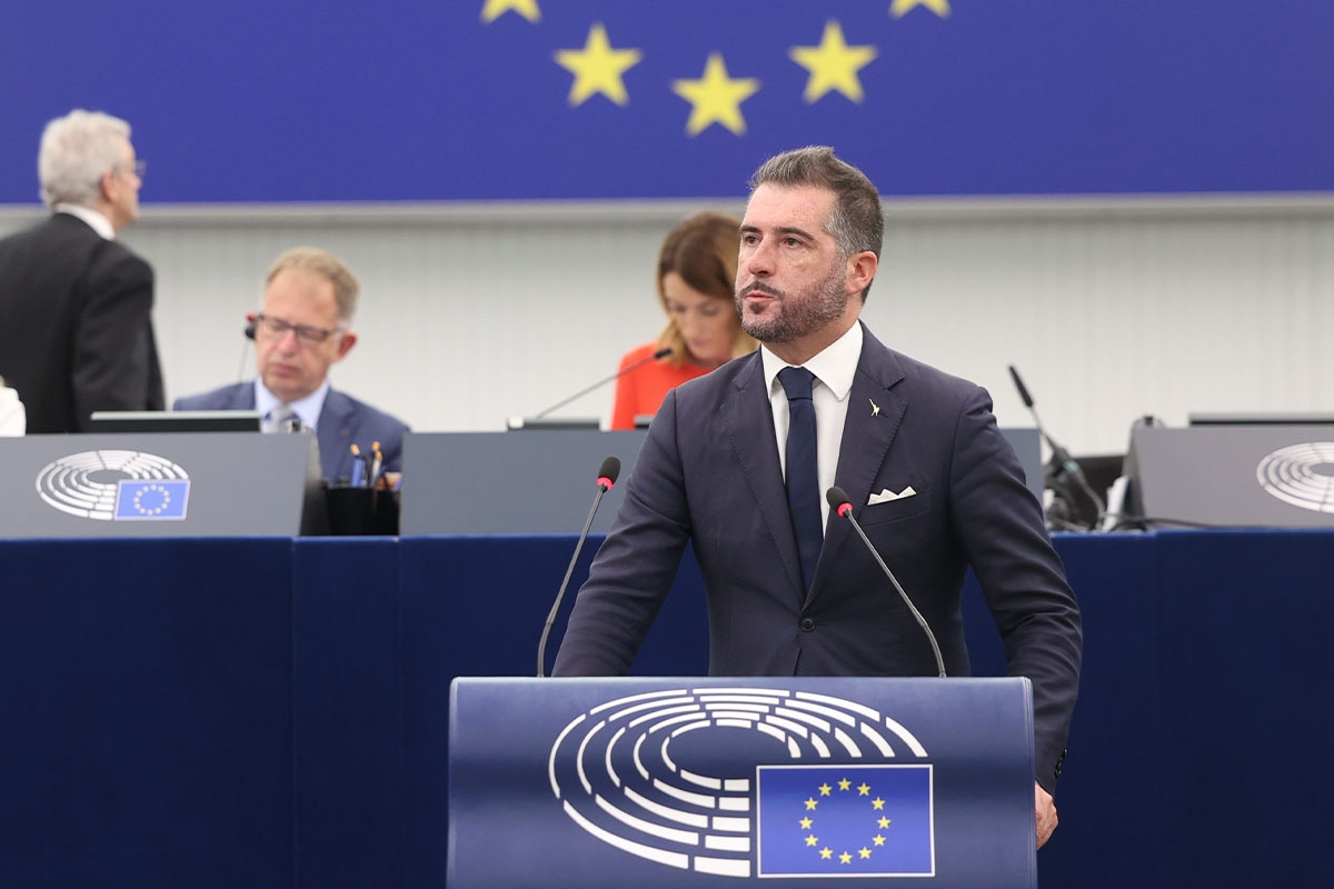 UE, a Liga para Mattarella: "O império está na periferia após décadas de transferência de poder. Realismo sobre a Ucrânia: aqueles que se manifestam contra Putin facilitam isso."