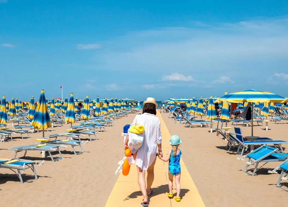 Lege stranden, bewoners geven de schuld aan de "prijzen". Maar strandpersoneel: "De realiteit is dat gezinnen niet rond kunnen komen." Wie heeft er gelijk?