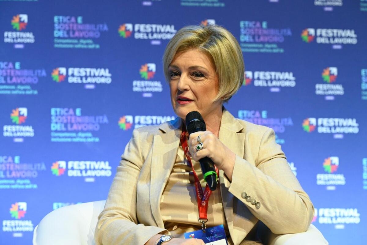 Hükümette Calderone en popüler bakan olmaya devam ediyor (güven artıyor): "Gençlere, kadınlara ve Güney'e odaklanacağız."
