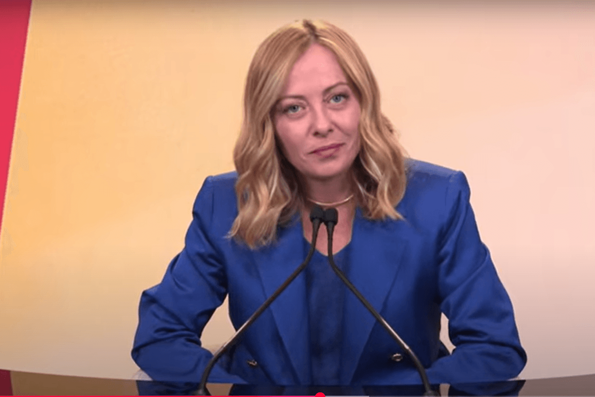 Meloni op de Wereldtop: "Aanlandingen nemen af. Migratie kan worden beheerd."