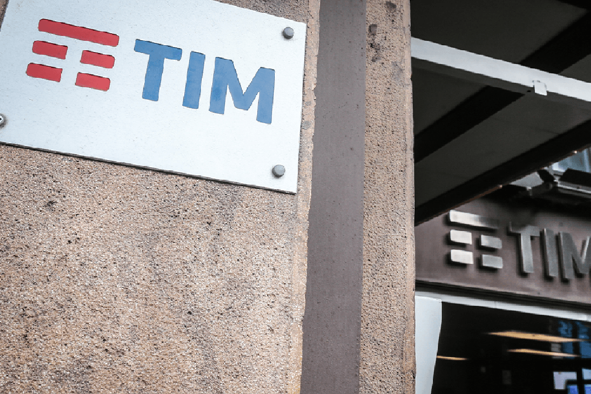 TIM, good news for shareholders: first profit distribution in years. The stock price jumps.