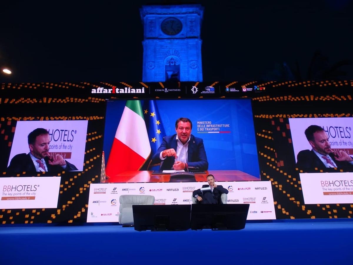 Piazza sorgt in Il Messaggero für Schlagzeilen. Salvini wählt Affaritaliani als möglichen Mitte-Rechts-Kandidaten in Apulien.