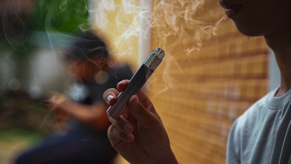 Onder tieners zijn e-roken, psychotrope drugs en gokken de meest voorkomende