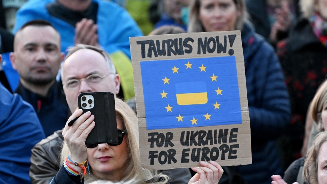 Stier in Kiev, de meerderheid in de EU en de Democratische Partij zijn gesplitst.