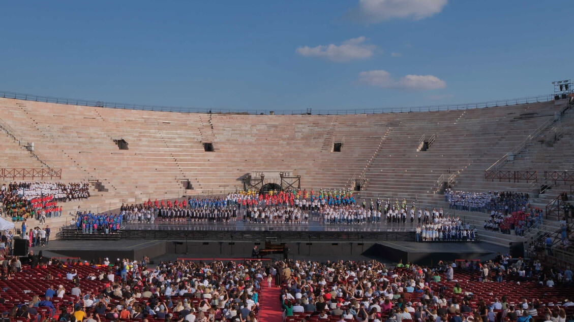 Zecchino d'Oro in Arena, 830 children sing Va' Pensiero