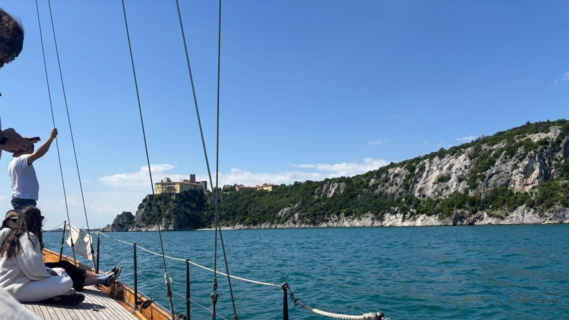 Mar y Karst se encuentran en Trieste en un crucero lento
