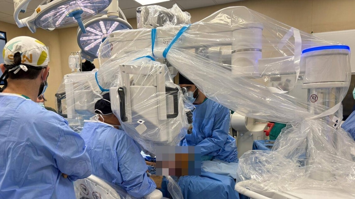 El robot dedicado a la microcirugía debuta en San Camillo