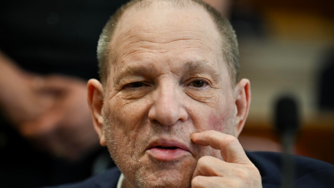 Weinstein cinsel saldırıdan suçlu bulundu, tecavüz konusunda çıkmaza girdi