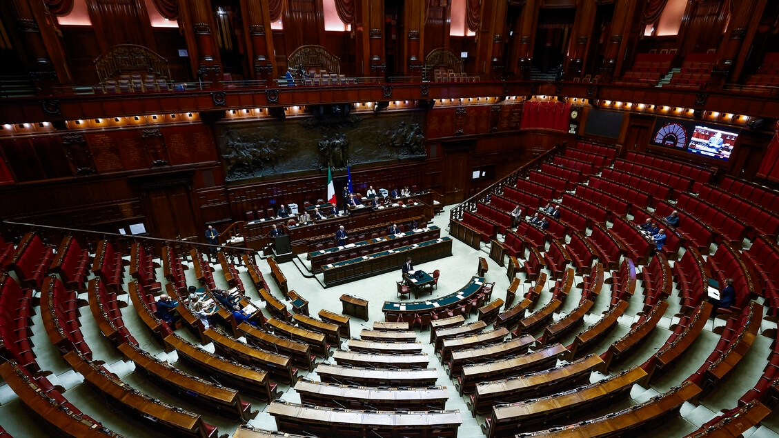 Temmuz ayında reformlar buzda, kararnamelerin trafiği sıkışık