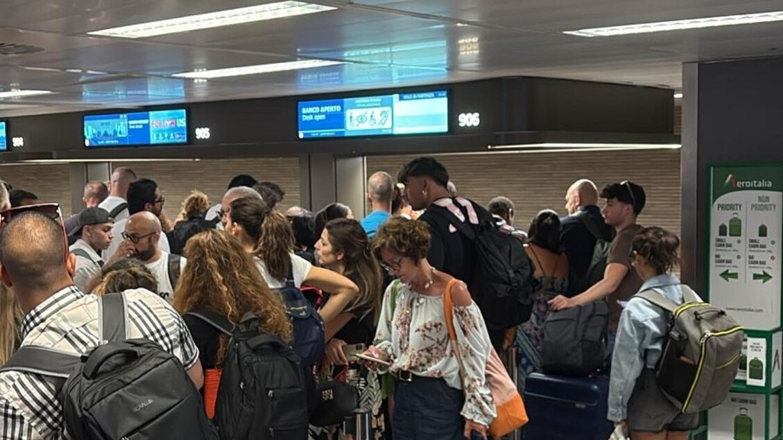 Pd, Salvini de gökyüzünü kapatıyor, hava kaosunu açıklıyor