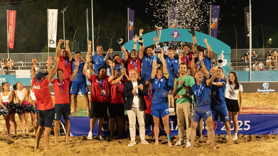 Beach Soccer: 6:3 gegen Viareggio, Neapel gewinnt den italienischen Pokal