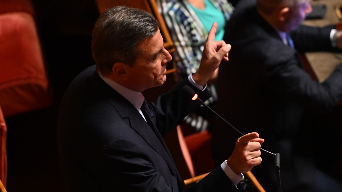 Calenda, Anayasa'nın ikinci bölümünü yeniden yazma anlaşması