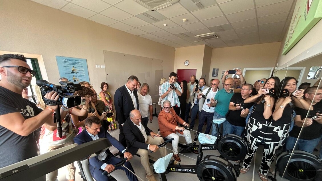 Abbagnale inaugurates the gymnasium at the Teramo Oncology Center.