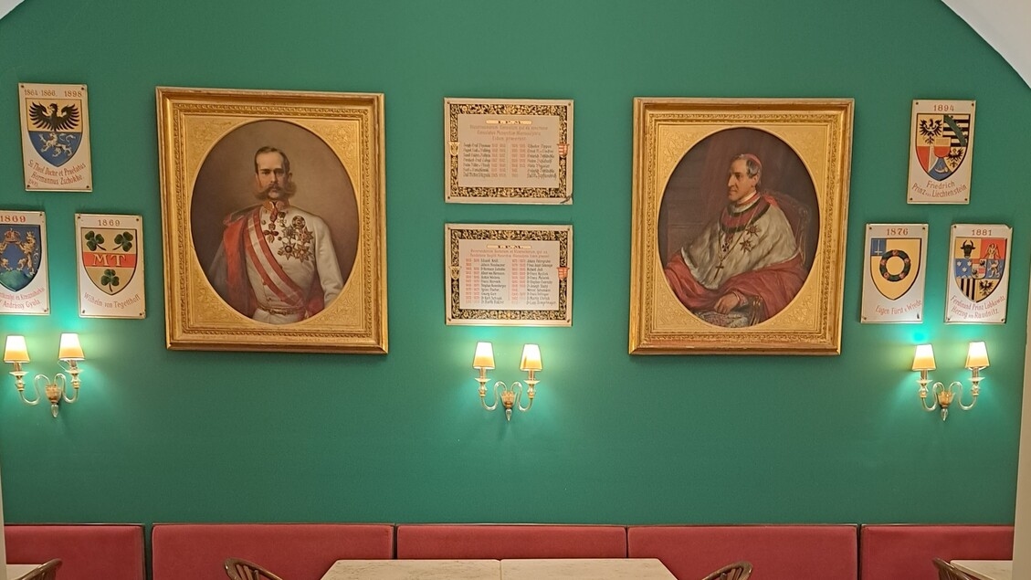 Dini Kudüs'teki bir Habsburg yerleşim bölgesi olan 'Cafè Triest'