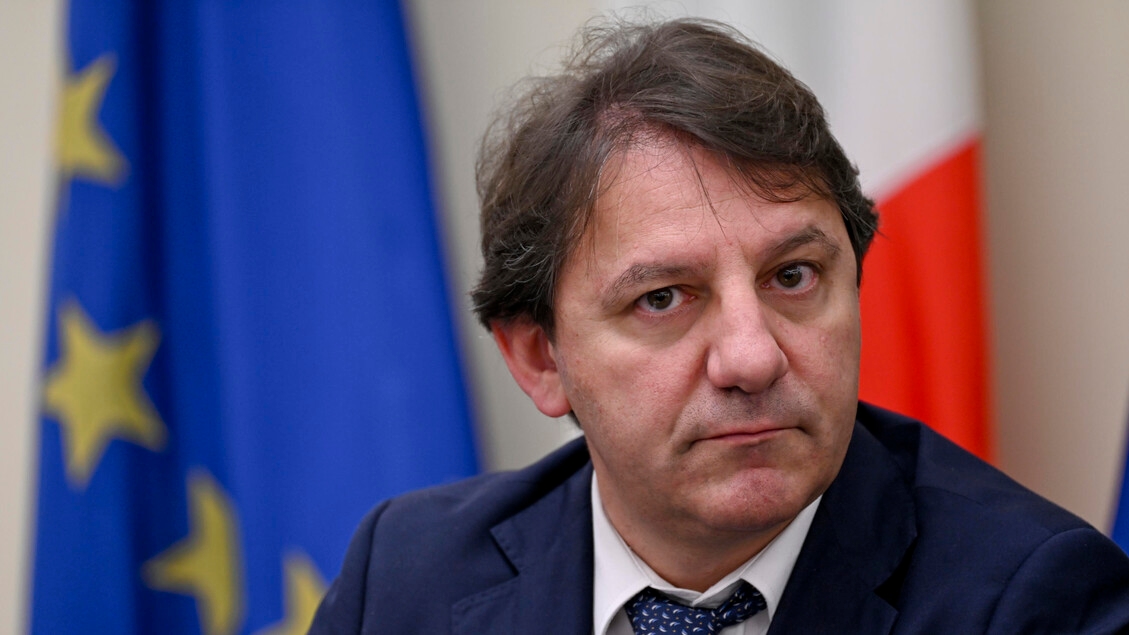 Tridico hat ein weites Feld in Kalabrien, aber Calenda sagt nein.