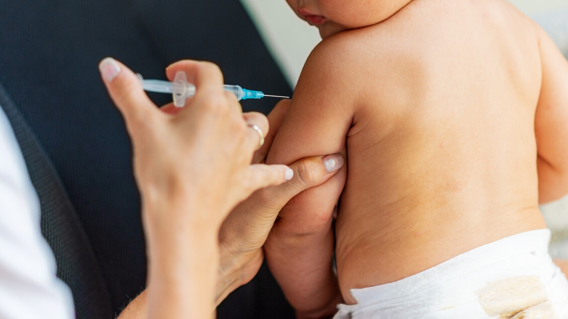 Kennedy roept op tot intrekking van vaccinonderzoek, maar tijdschrift weigert