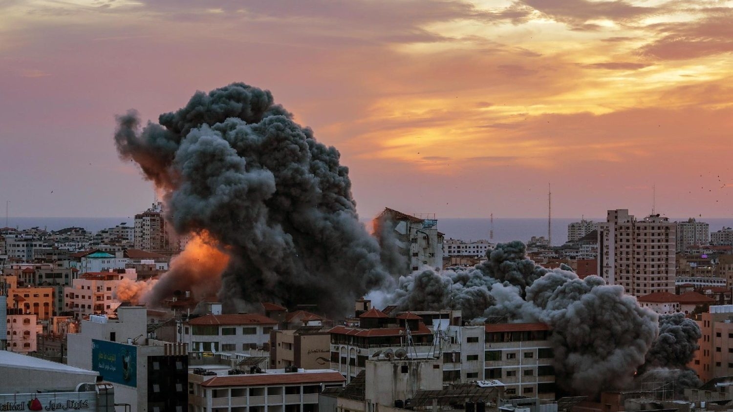 Israëlische aanvallen hebben sinds het begin van het weekend 125 mensen in Gaza gedood
