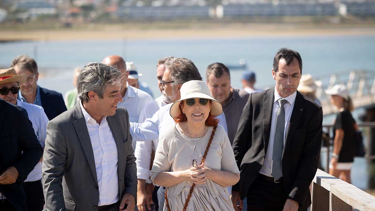 Environment Minister calls on municipalities to take advantage of funds for the coast