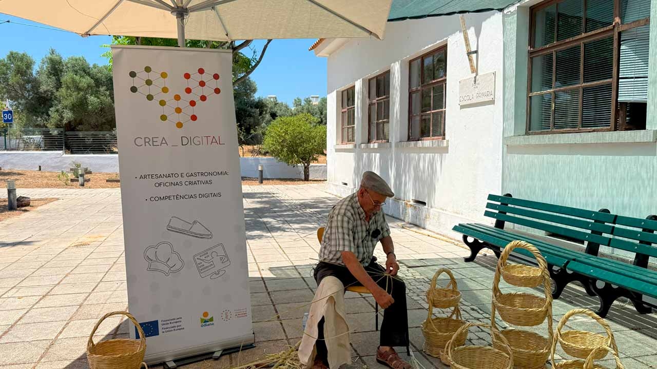 Odiana bringt Senioren der VRSA die Kunst des Korbflechtens wiederentdecken