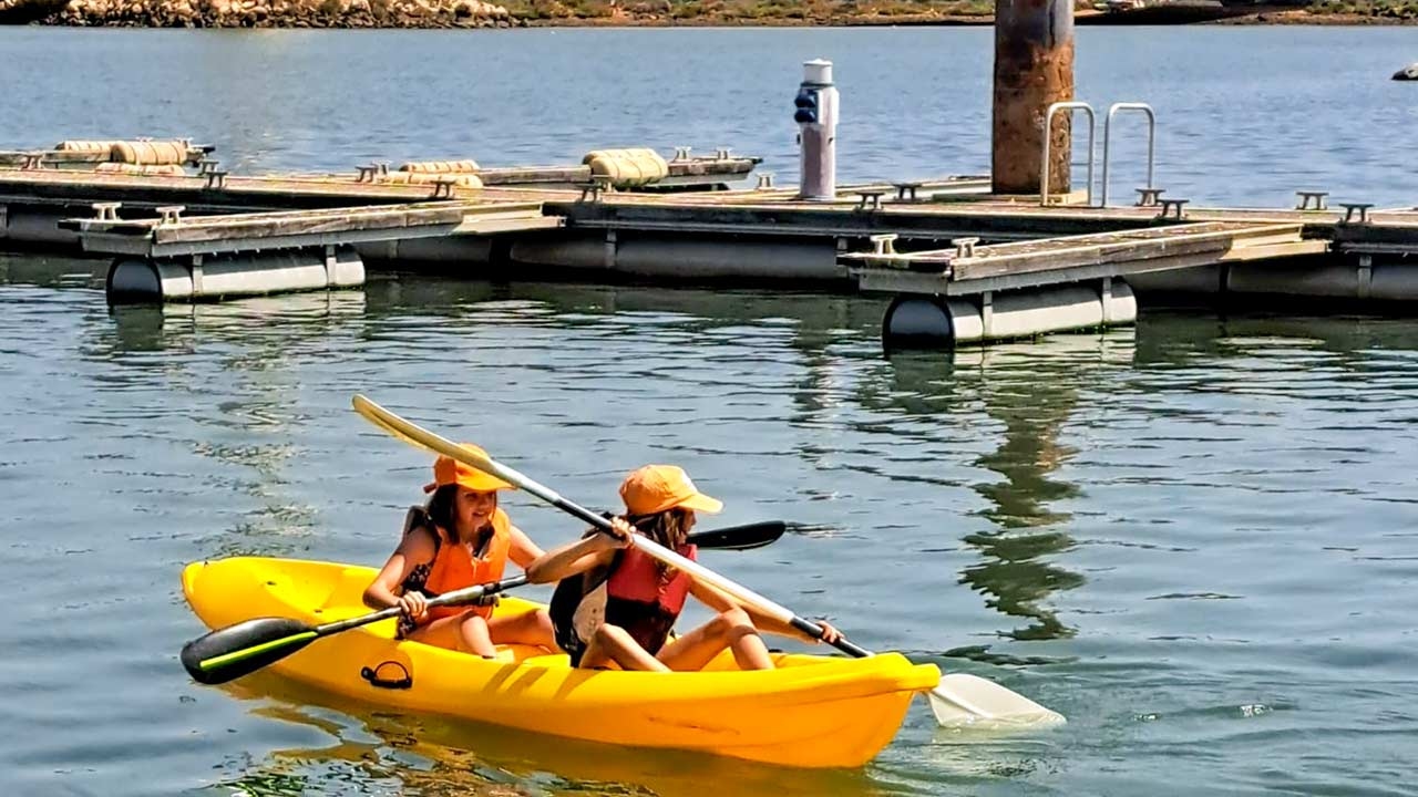 Children from Lagoa live summer to the fullest during the sports holidays at ADR Quinta de São Pedro