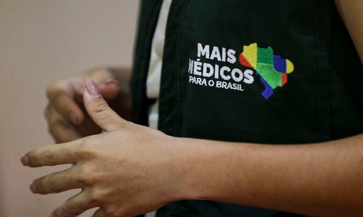 China's response to the US decision to suspend visas because of Mais Médicos