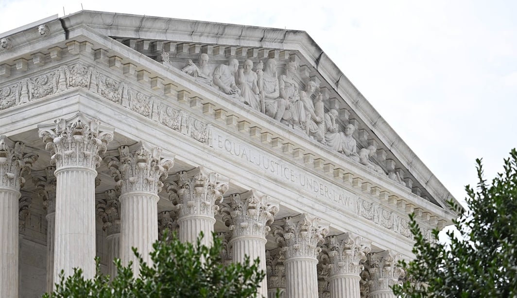 La Corte Suprema degli Stati Uniti conferma la legge che vieta la transizione di genere ai minori