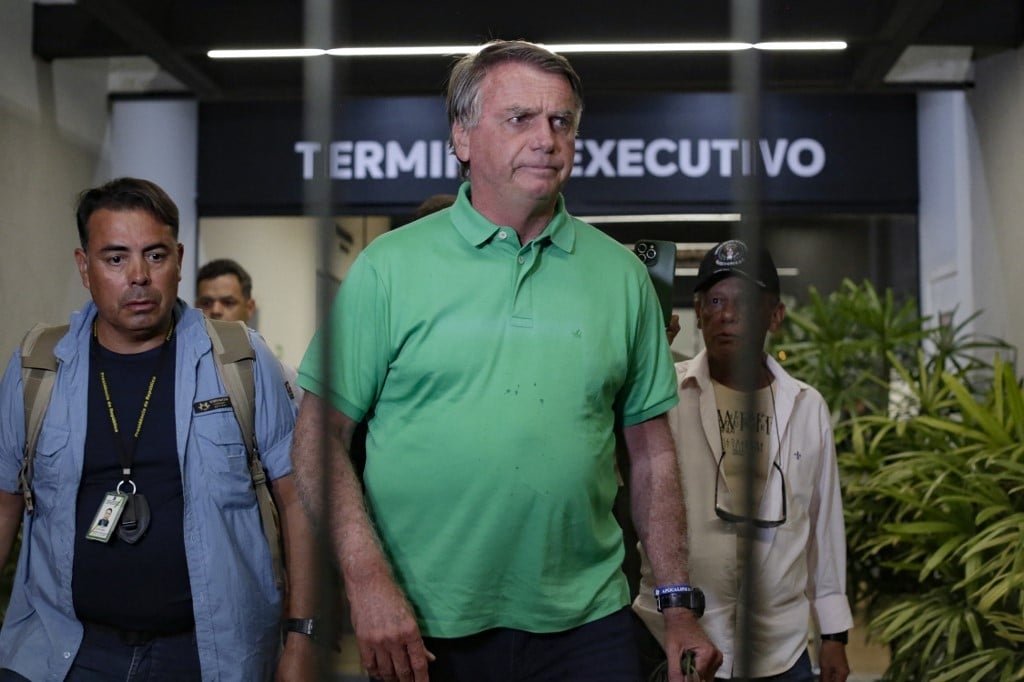 Bolsonaro annuleert reis naar PL-evenement en zegt dat hik en braken hem verhinderen te spreken