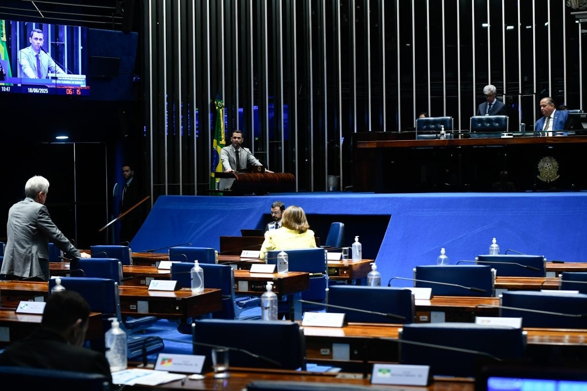 Il Senato approva l'urgenza del progetto che aumenta il numero dei deputati federali