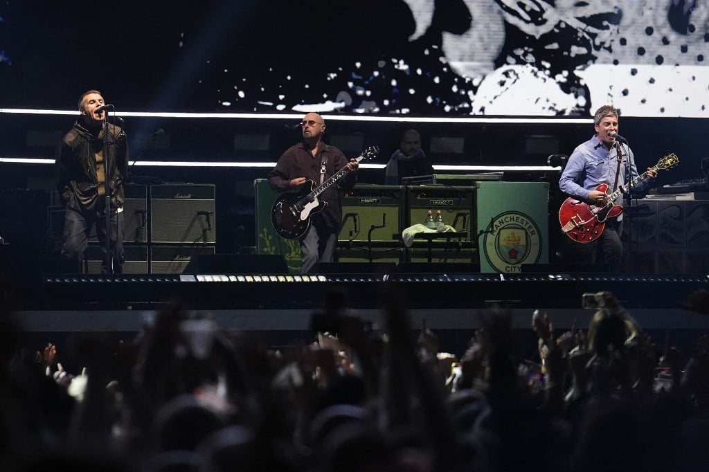 Oasis spielen erste Show ihrer lang erwarteten Reunion-Tour
