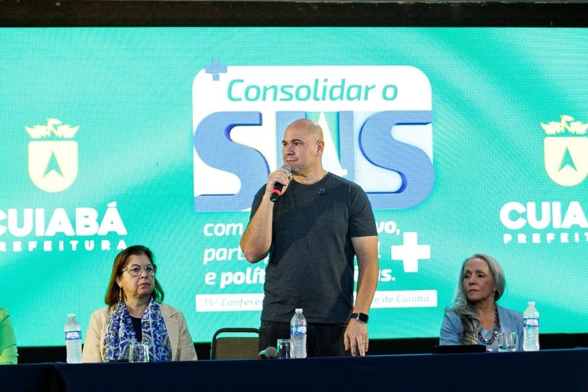 Bürgermeister von Cuiabá wegen politischer Gewalt gegen Lehrer angeklagt