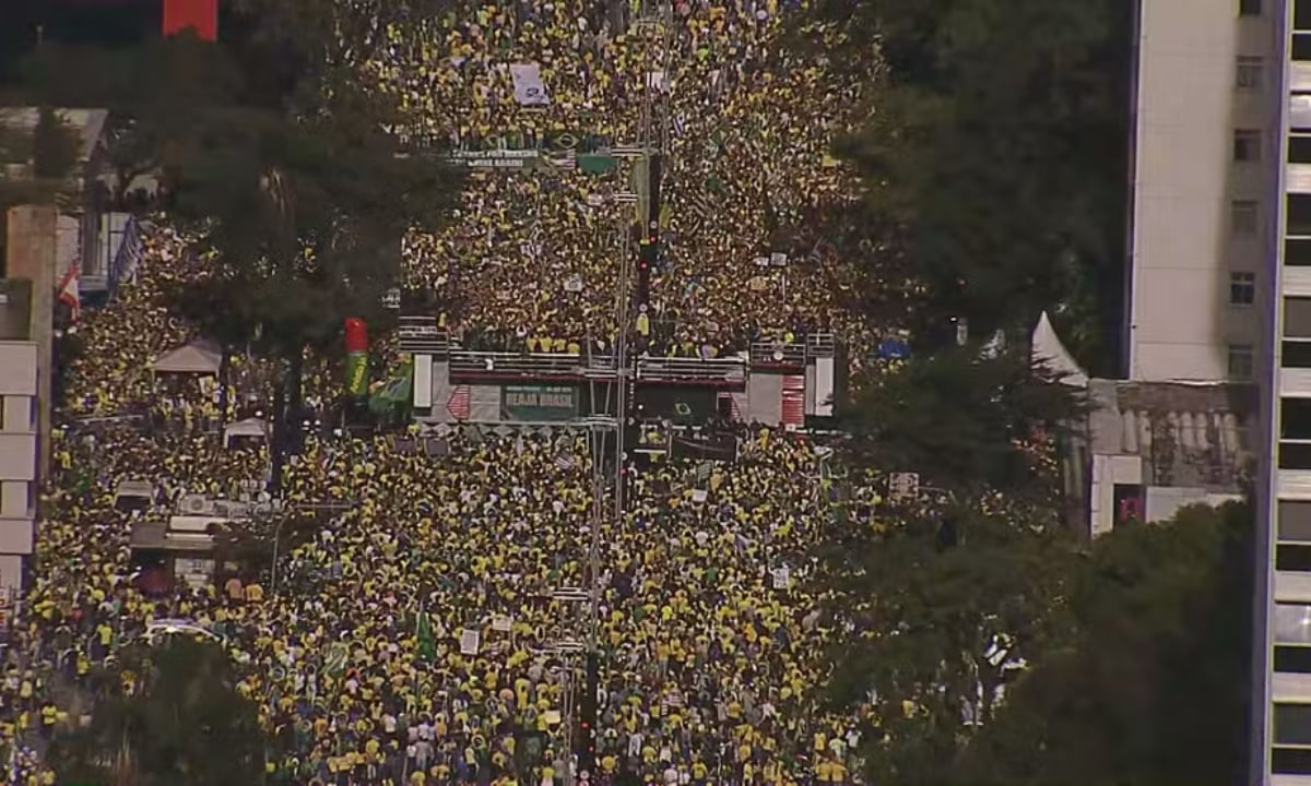 Ligação em vídeo para Bolsonaro: o saldo dos atos bolsonaristas pelo País