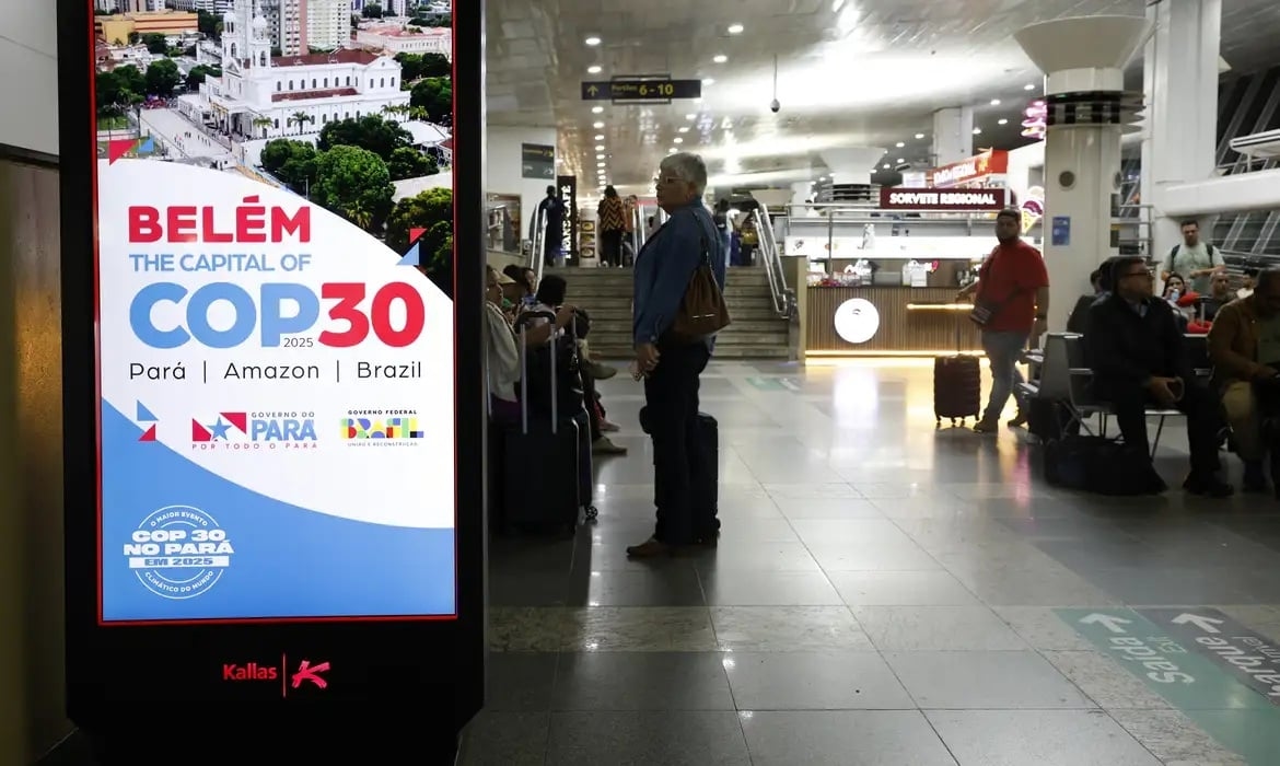 Konaklama krizi tırmanıyor ve Brezilya, Belém'deki COP30'u savunuyor