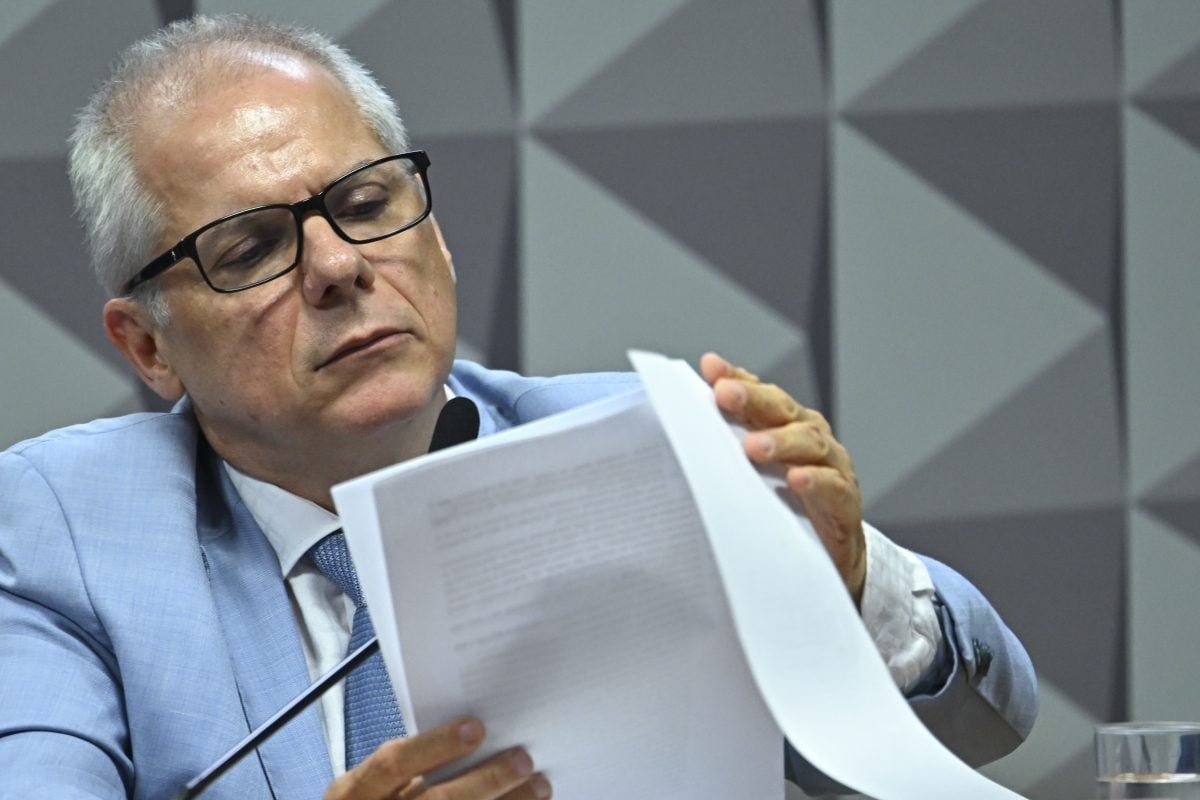 Former INSS president refuses to answer questions from CPI rapporteur