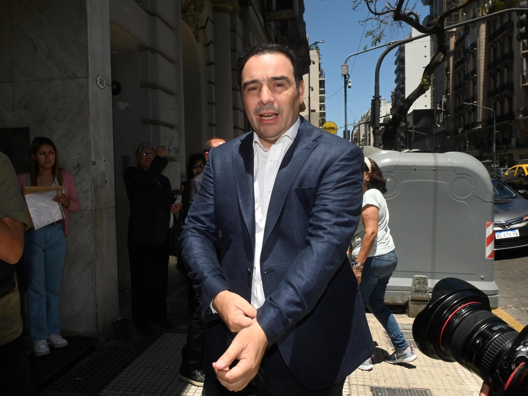 Corrientes, dört eyaleti daha ikna etmeye çalışacak olan valiler grubuna katılacak.