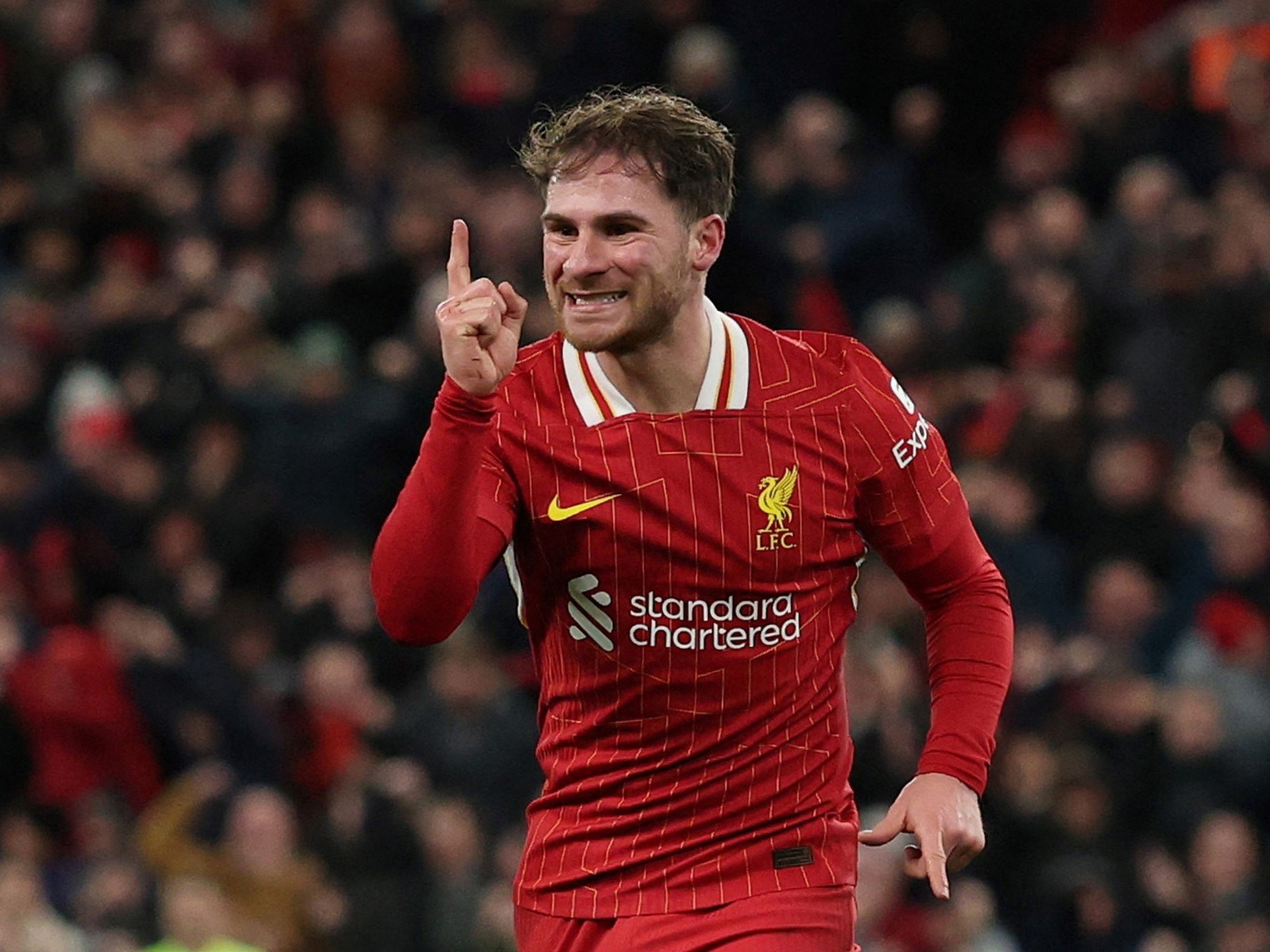 Premier League: il gol di Mac Allister per il Liverpool è una parata e le squadre di Manchester reagiscono con sofferenza