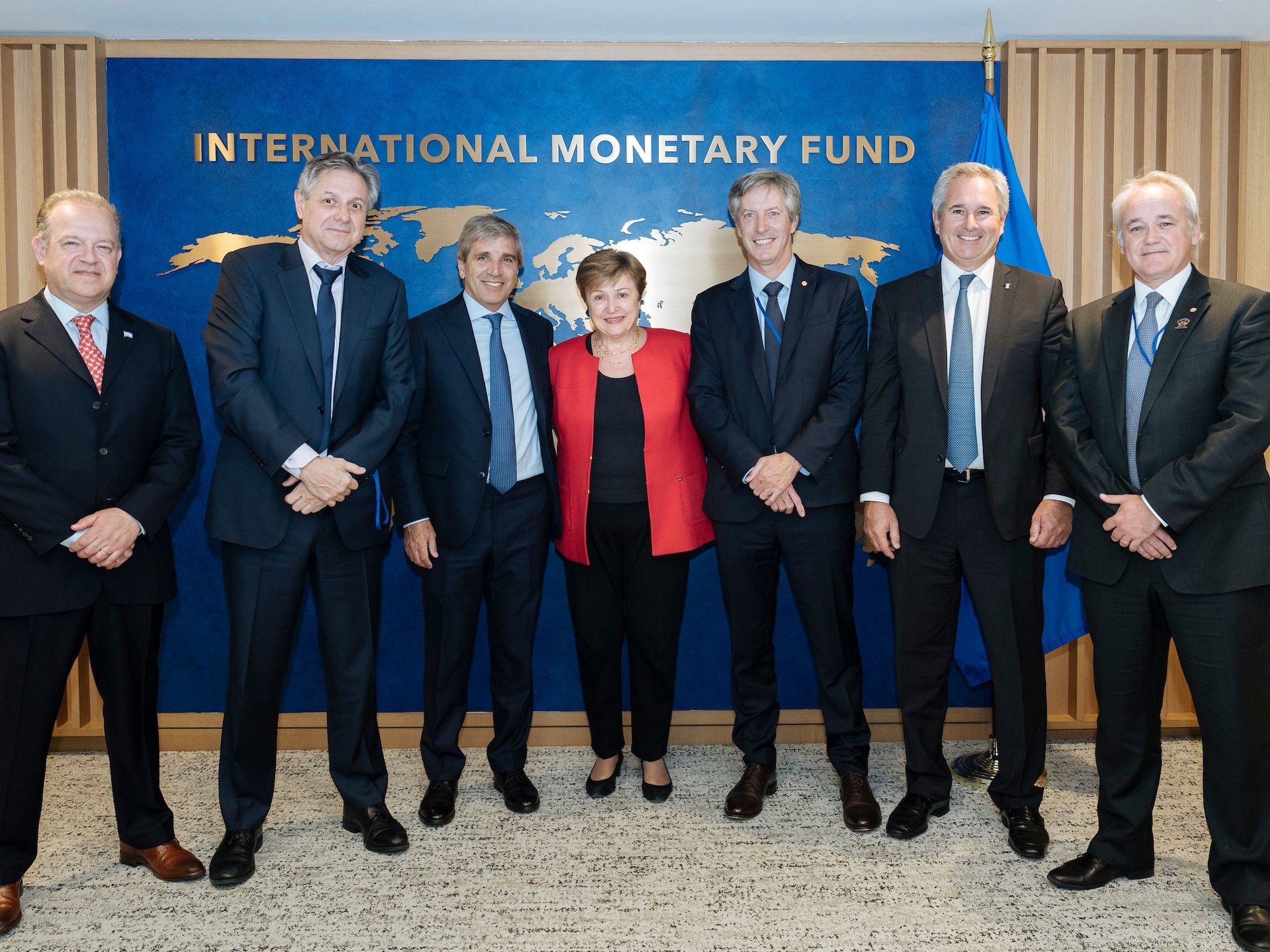 O governo está viajando para o G20 e há expectativas de uma reunião com o FMI para liberar US$ 2,2 bilhões.